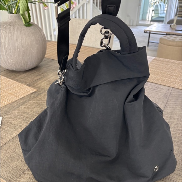 Lululemon nylon tote-bag/travel bag - Picture 5 of 5